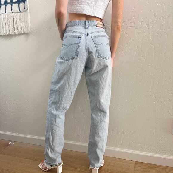 Vintage Distressed Light Wash High Waist Straight Leg Mom Jeans - Picture 8 of 10